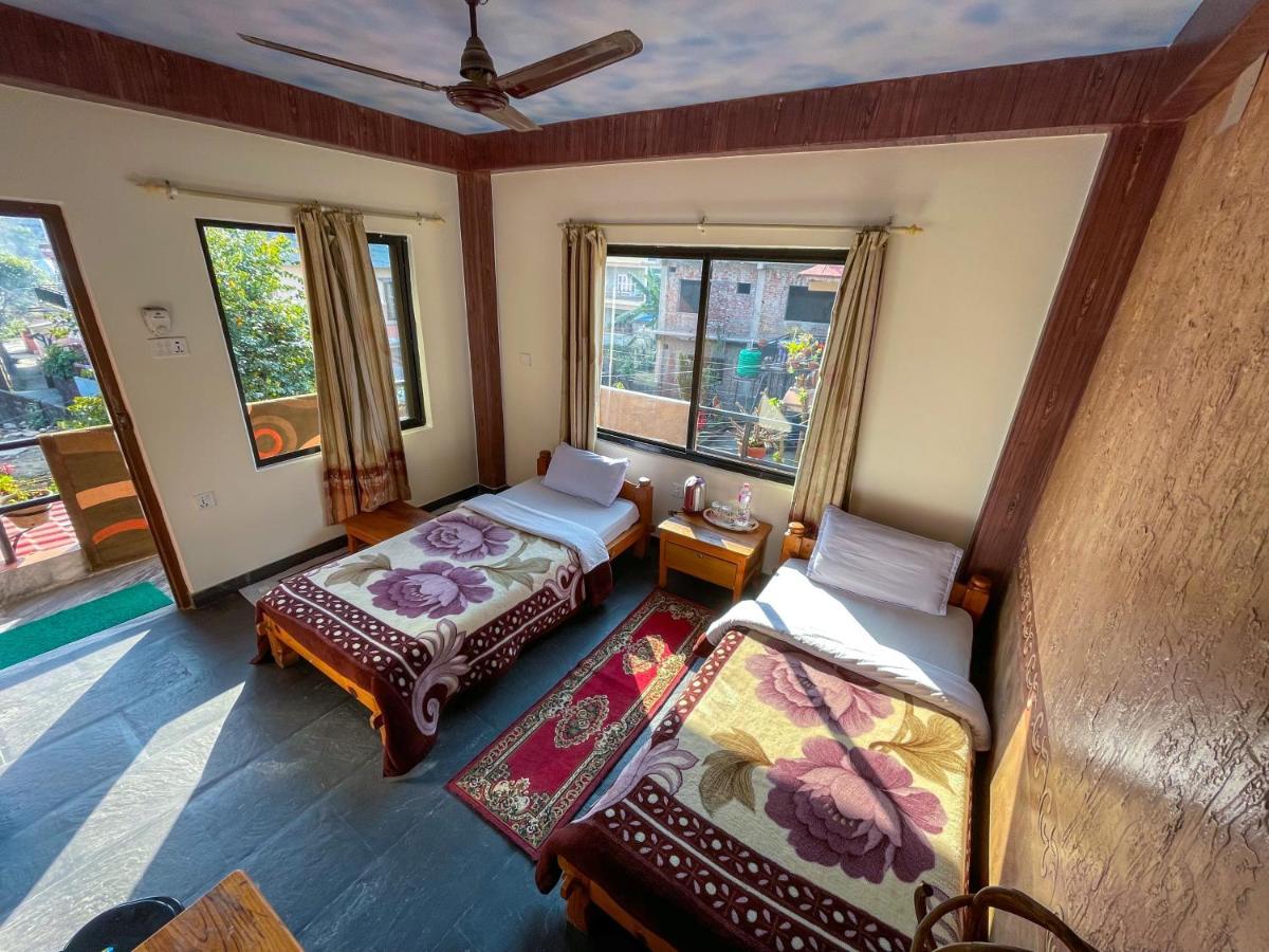 Hotel Hakoniwa Pokhara Exterior photo