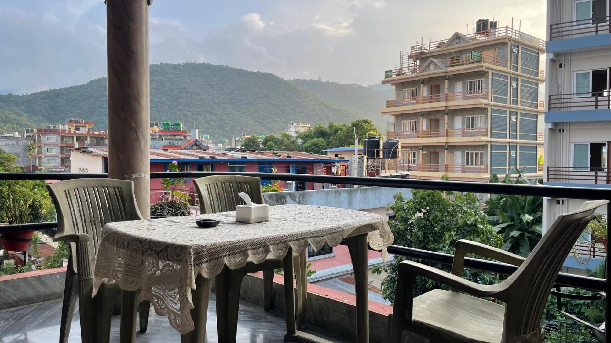 Hotel Hakoniwa Pokhara Exterior photo