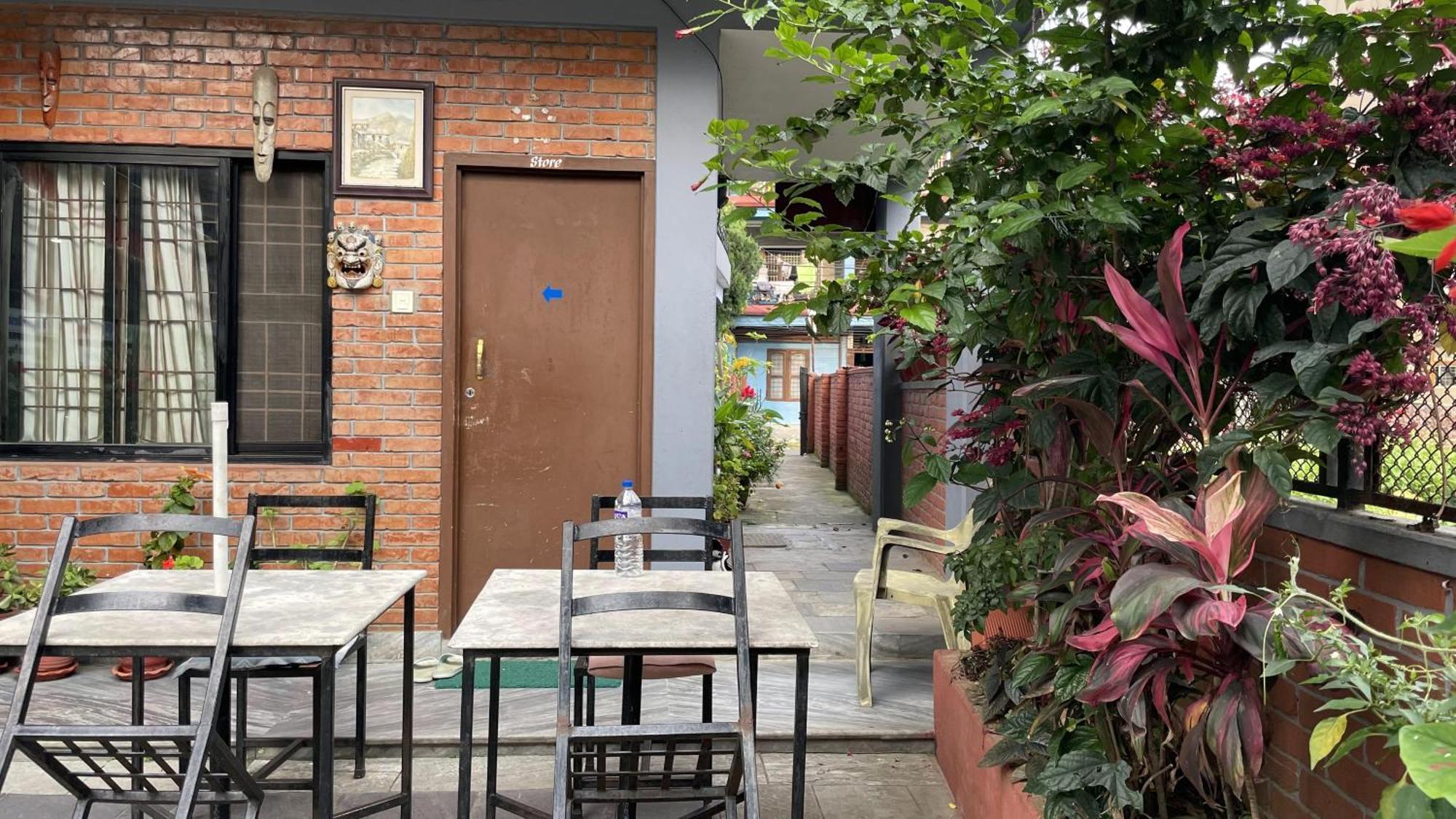 Hotel Hakoniwa Pokhara Exterior photo
