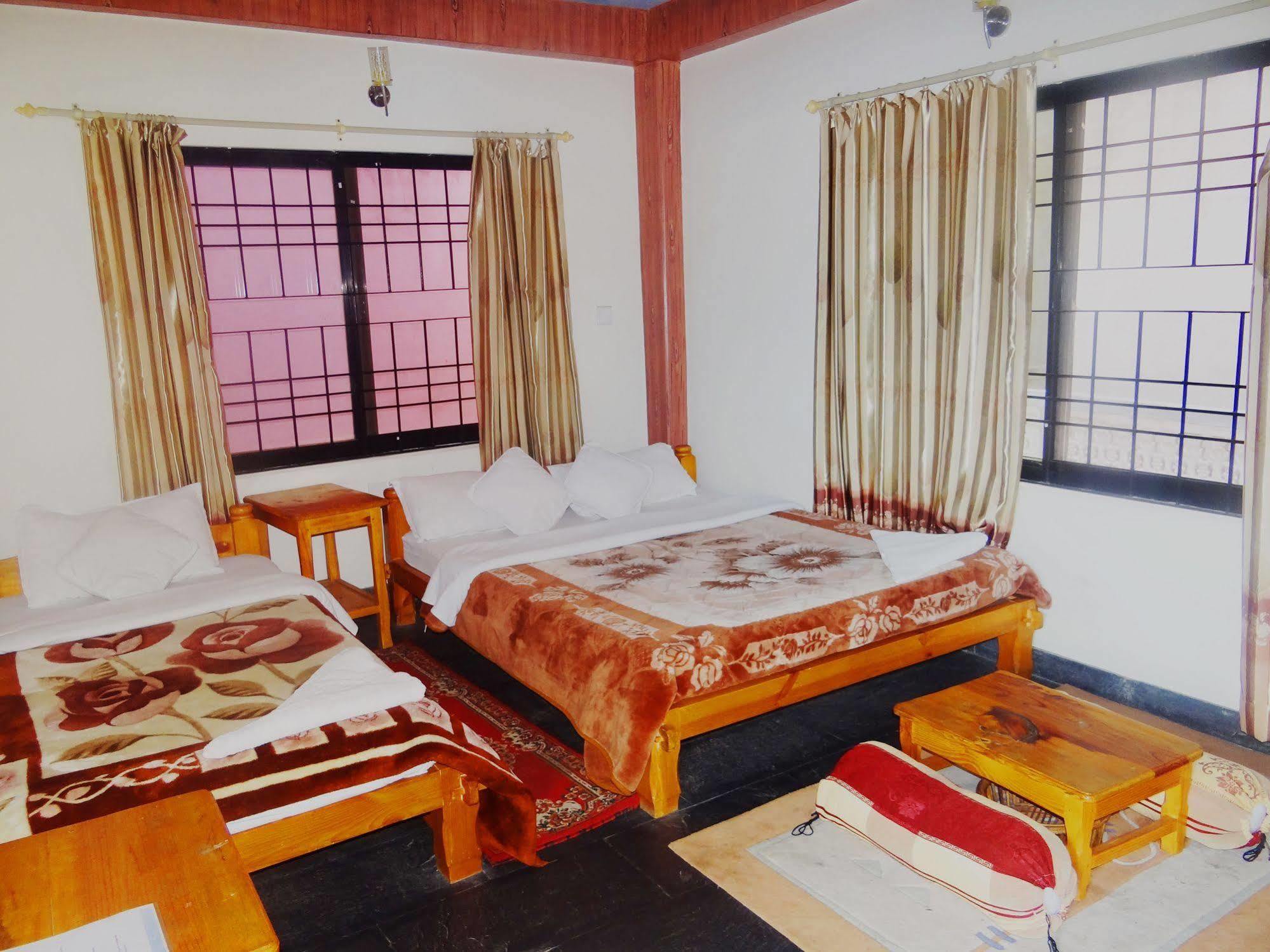 Hotel Hakoniwa Pokhara Exterior photo